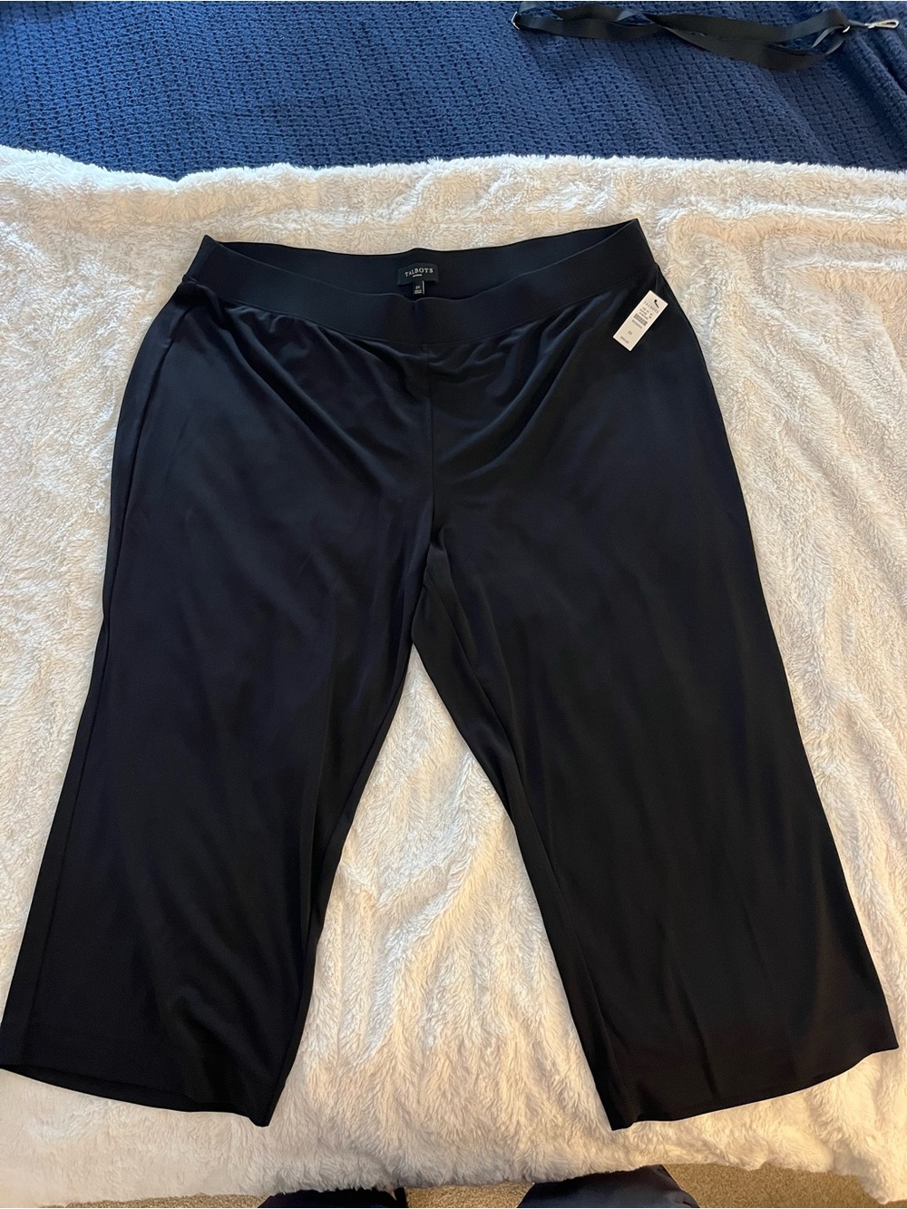 NWT Talbots Black Pull-On Silky Capri Pants